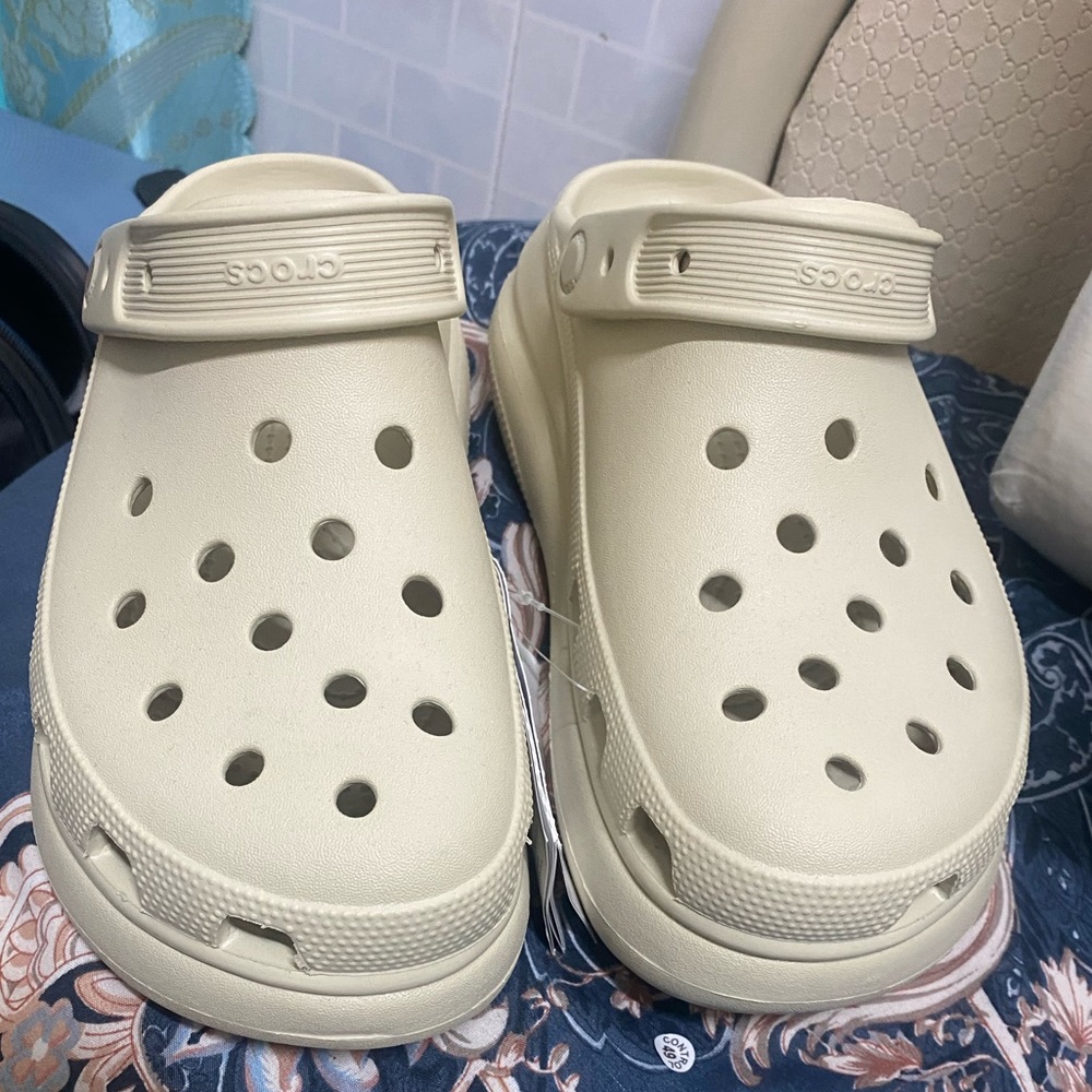 Platform crocs
